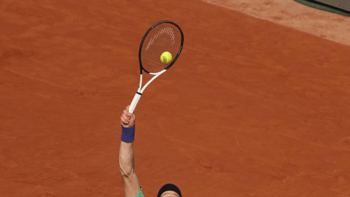 Sinner Alcaraz, finale Roland Garros: Carlos reagisce nel 3° set, due break di fila per lo spagnolo Live 6 4, 7 6, 2 4 Sinner Alcaraz, finale Roland Garros: Carlos reagisce nel 3° set, due break di fila per lo spagnolo Live 6 4, 7 6, 2 4