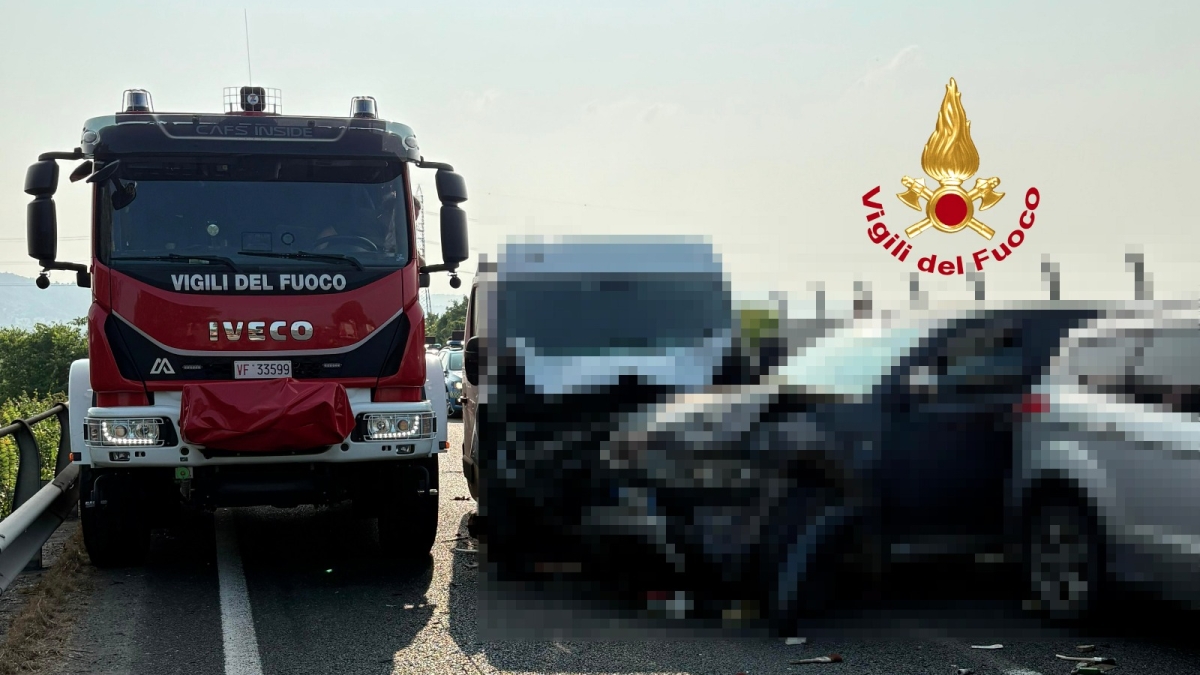 Incidente sulla FiPiLi all'altezza di Scandicci: 6 auto coinvolte, 6 feriti lievi e lunghe code per tutto il pomeriggio