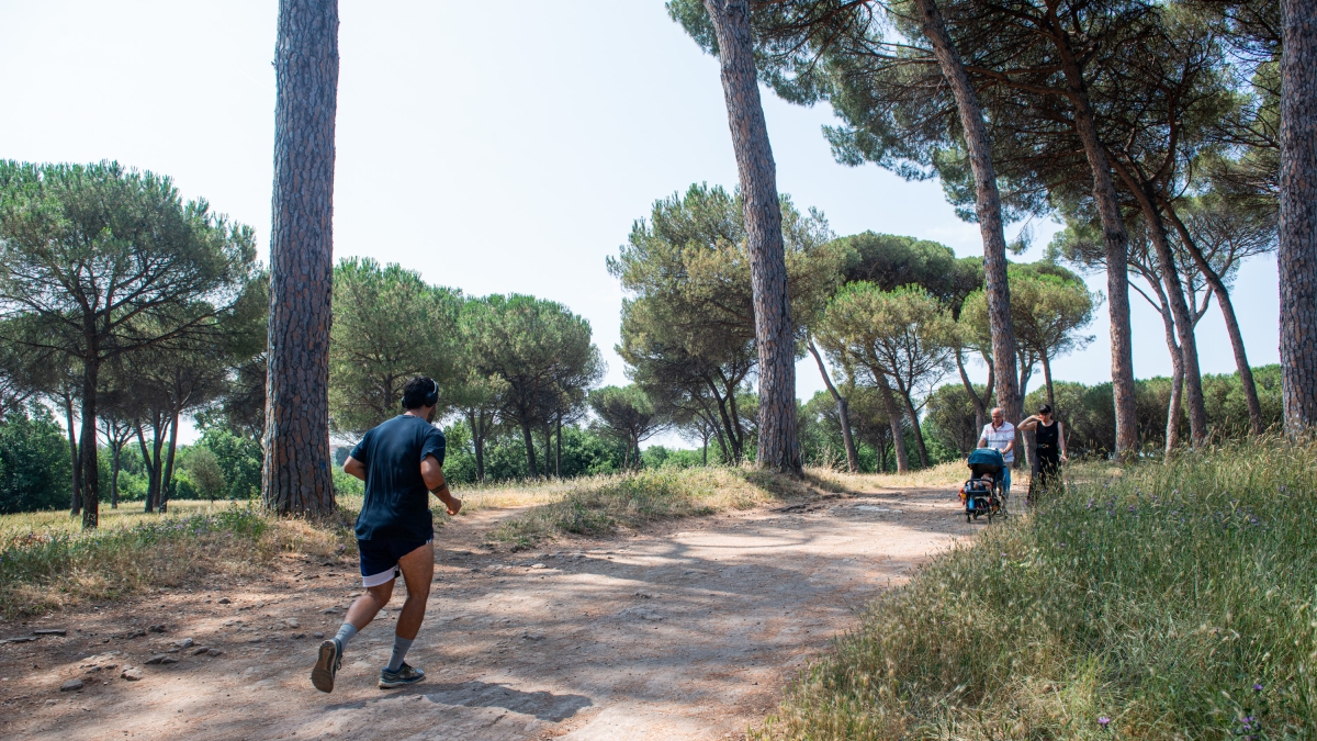 Prostituzione, erbacce e bagni chiusi: l'abbandono di Villa Pamphili a Roma tra degrado e insicurezza