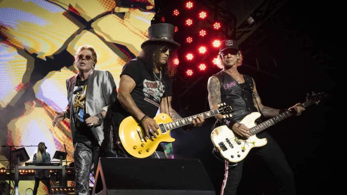 Guns N’Roses: storia degli amori della band tra groupie, matrimoni e divorzi milionari
