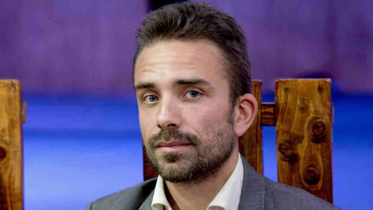 Il fermo di Sannino (Arcigay Napoli) in Israele è una bufala: «Sono qui da invitato, sono entrato io in un bunker»