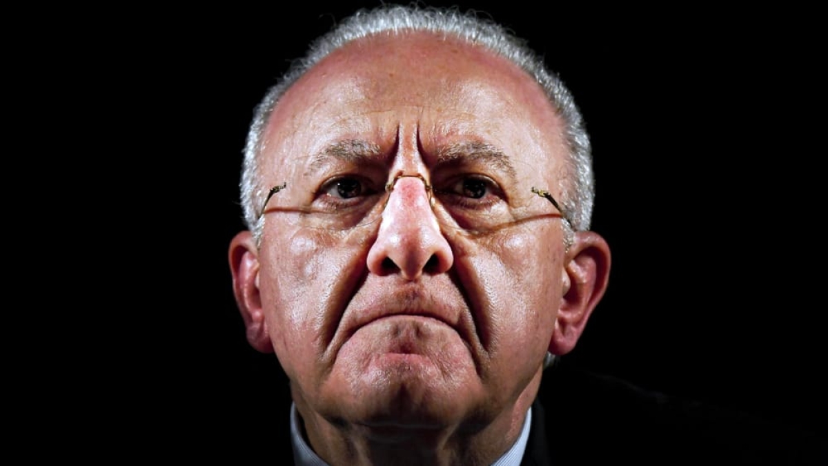 De Luca: «Stiamo scivolando verso una guerra mondiale». Stati Generali Prevenzione: «Marchetta di FdI». Terzo mandato: «Nessuno chiede conto a Mattarella»