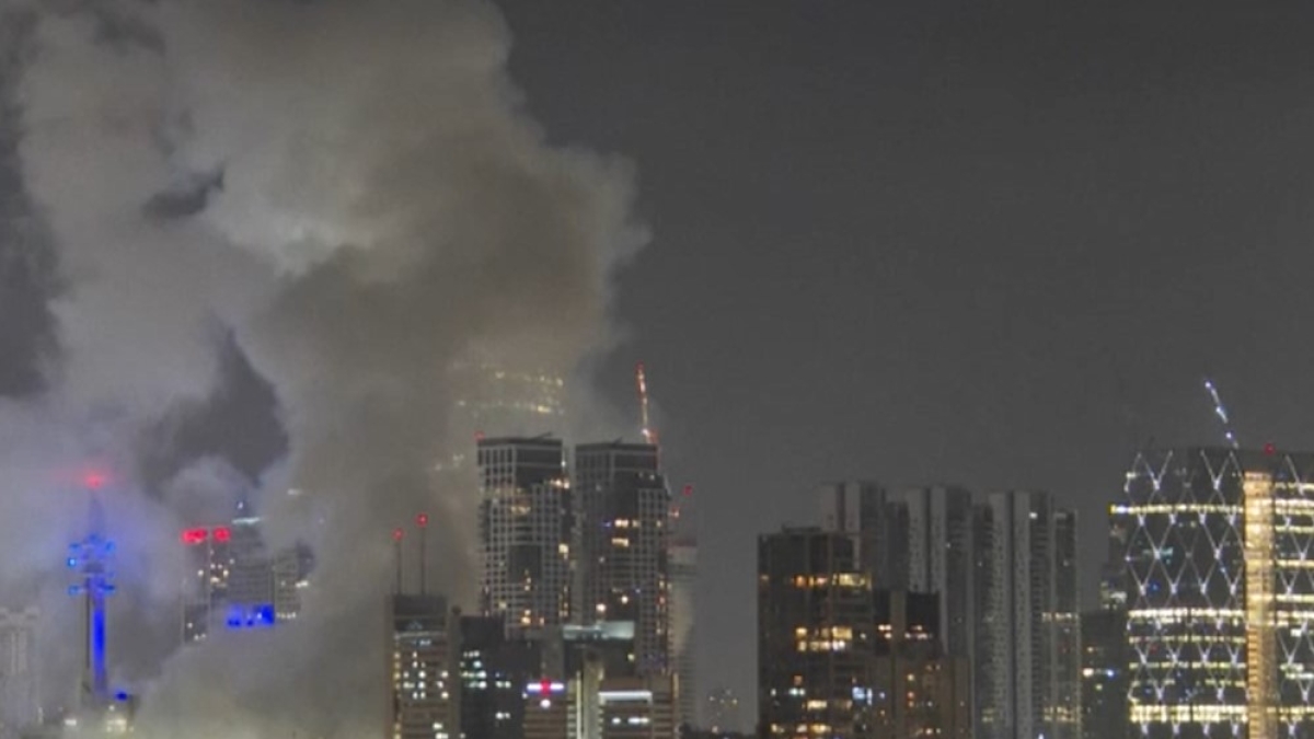 israele in arrivo missili dall iran sistemi di difesa in azione per intercettarli l attacco a teheran continua enorme esplosione al sito nucleare di isfahan azzerata la prima linea militare