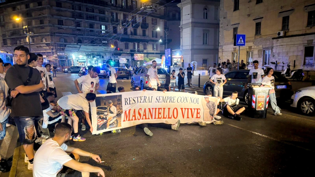 Varcaturo, ucciso in spiaggia: i parenti protestano contro il divieto dei funerali