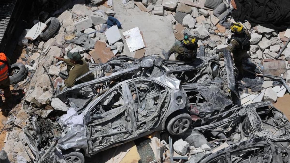 Israele Iran, quarta notte di guerra: colpito il quartier generale delle forze Quds, bombe sul sito nucleare di Fordow. I missili di Teheran fanno 5 morti e oltre 90 feriti | Il giallo del veto Usa su Khamenei