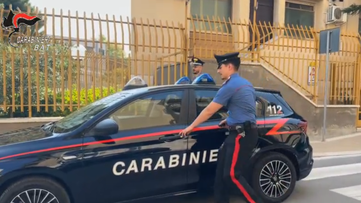 Torre Annunziata, agguato a pregiudicato 50enne: ferito a una gamba ma gli ammazzano il cane
