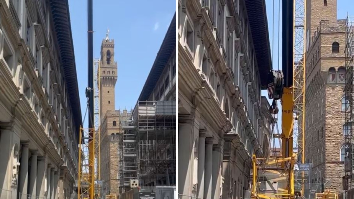Firenze, iniziate le operazioni di smontaggio della maxi gru agli Uffizi: «Addio al mostro di metallo»