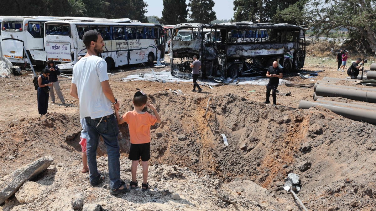 Israele e la guerra: «Ci servono altre due settimane». Netanyahu pronto ad andare avanti da solo anche se Teheran trattasse Israele e la guerra: «Ci servono altre due settimane». Netanyahu pronto ad andare avanti da solo anche se Teheran trattasse