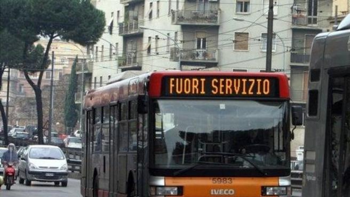 Sciopero lunedì di treni, bus e metro: chi si ferma e quali sono le fasce garantite