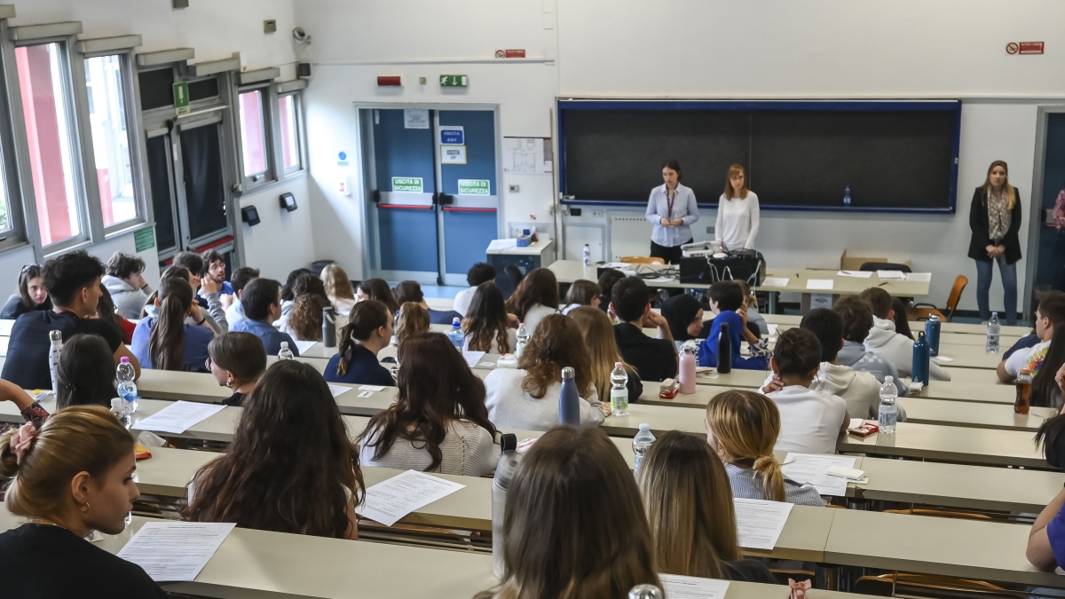 Medicina, la rivoluzione del «semestre filtro» tra rischio affollamento e l’opzione corsi on line