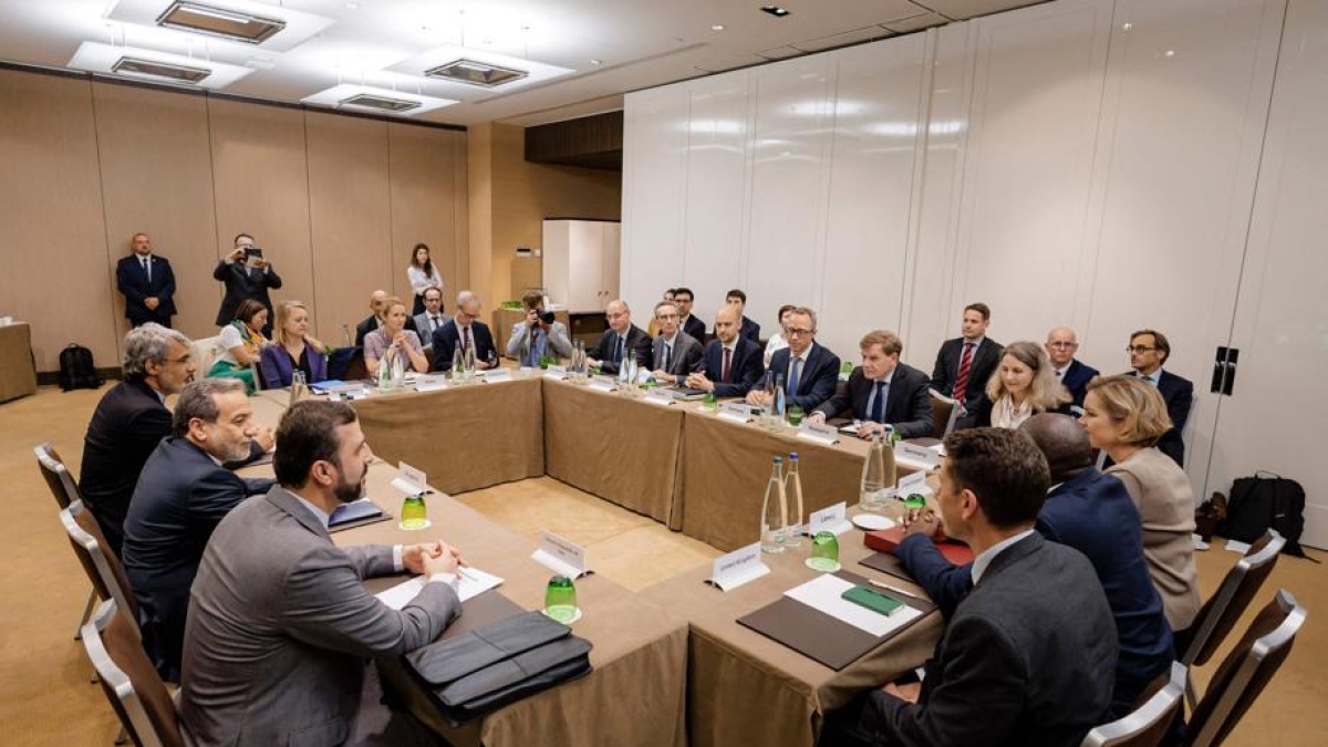 Il vertice di Ginevra: tre ore, zero progressi. L’Europa tratta con l’Iran?Nuova ondata di attacchi israeliani LIVE Il vertice di Ginevra: tre ore, zero progressi. L’Europa tratta con l’Iran?Nuova ondata di attacchi israeliani LIVE