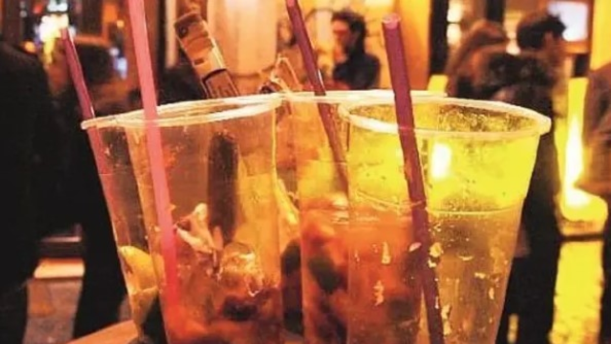 Controlli dei carabinieri nella movida di Bagnoli, Coroglio e Chiaia: denunciati parcheggiatori abusivi, locali multati