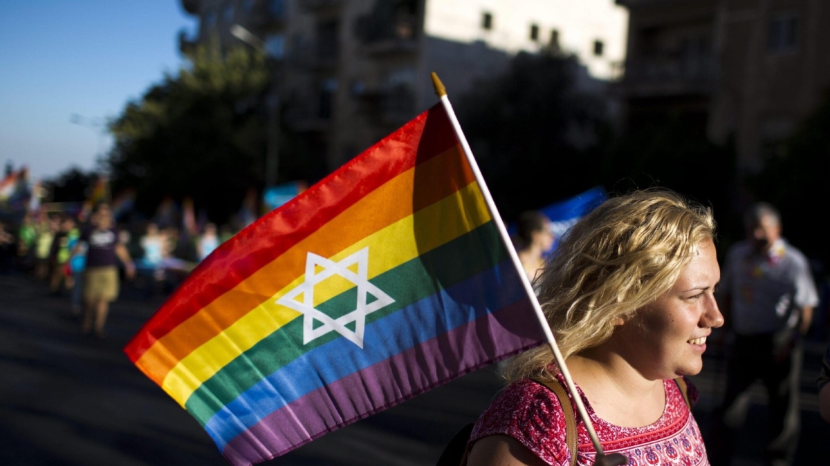 Toscana Pride a Prato, la denuncia del gruppo ebraico Lgbtq: «Stella di David proibita». Il comitato: «Noi contro il genocidio»