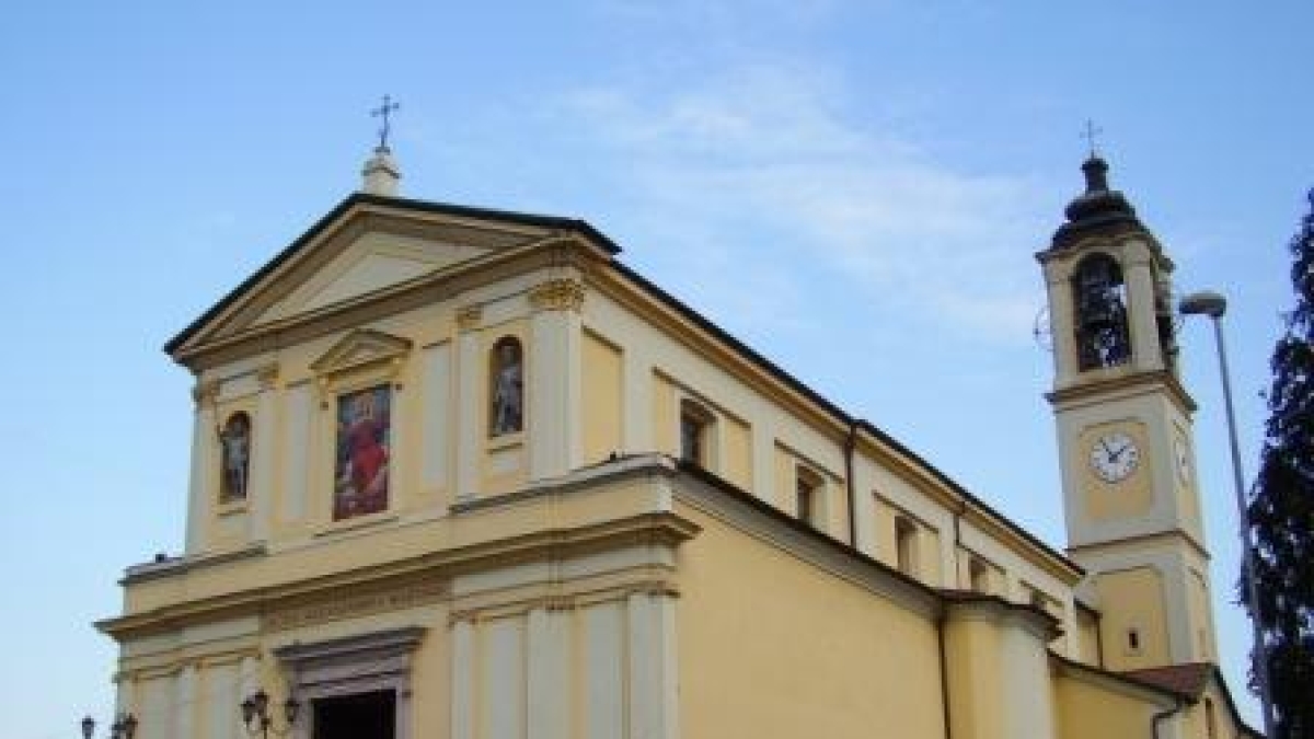 Cesate, pregiudicato interrompe la messa e minaccia il parroco chiedendo soldi per la droga: in carcere dopo mesi da incubo