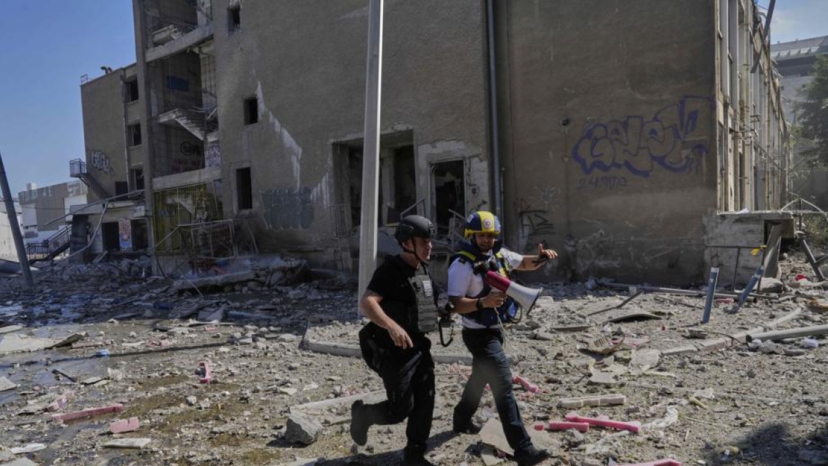 Israele Iran, Trump su Truth: «Attaccare? Solo il tempo lo dirà». Al Sisi: «Riprendere i negoziati, Medio Oriente minacciato» Israele Iran, Trump su Truth: «Attaccare? Solo il tempo lo dirà». Al Sisi: «Riprendere i negoziati, Medio Oriente minacciato»