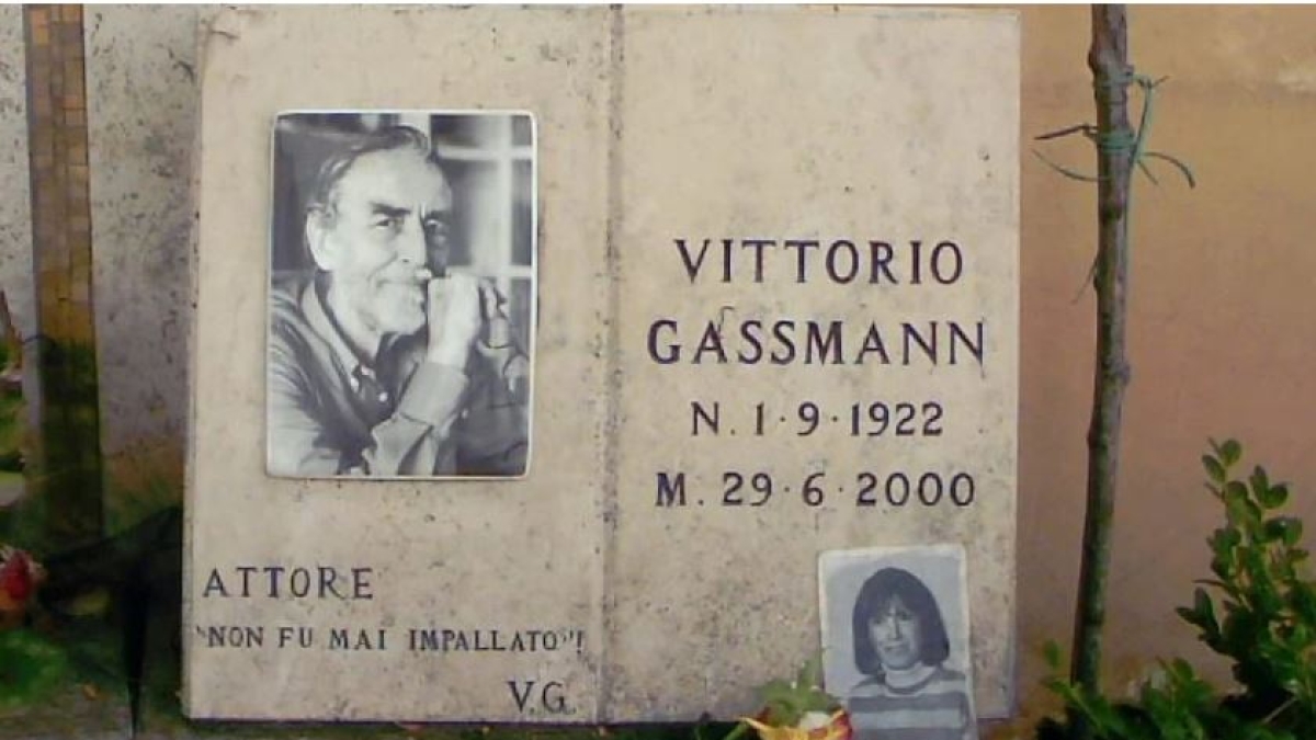 Vittorio Gassmann, 25 anni fa moriva il grande Mattatore per un infarto a 77 anni. Tanti amori, tre mogli, quattro figli. La depressione