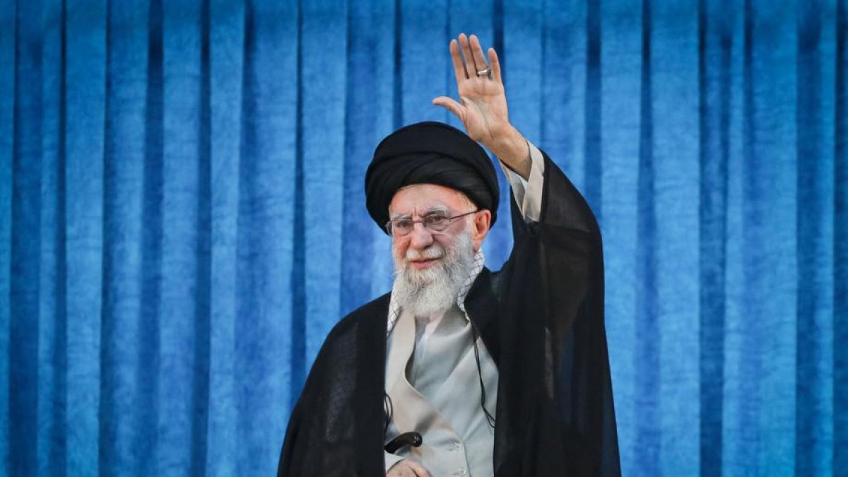 Khamenei taglia tutti i contatti, lite ai vertici del regime sulla risposta da dare agli Usa. L Khamenei taglia tutti i contatti, lite ai vertici del regime sulla risposta da dare agli Usa. L
