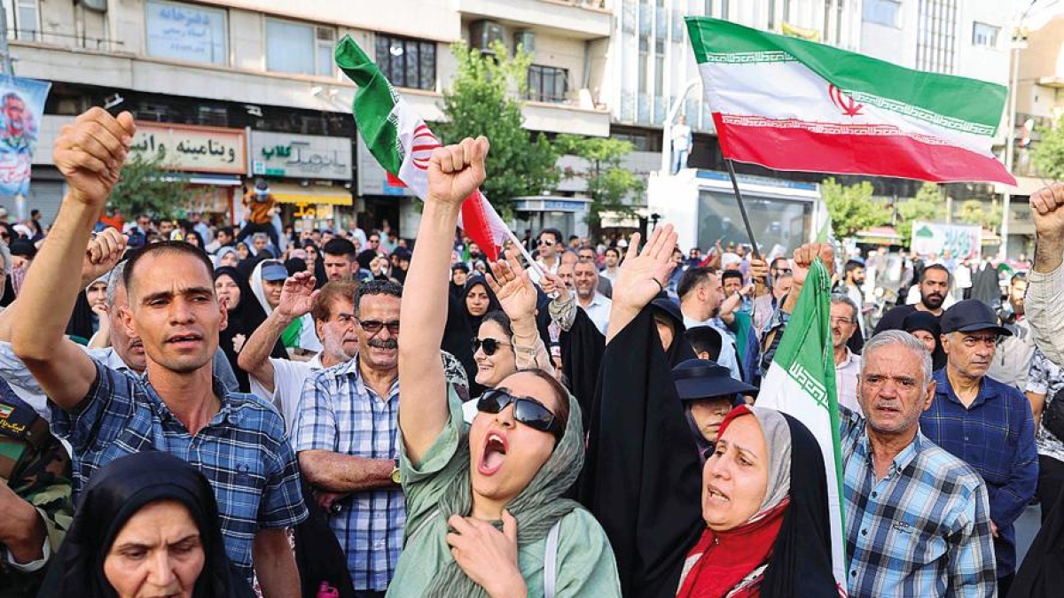 Iran: missili, miliziani, terroristi. Così può reagire il regime. E la piazza urla «vendetta»