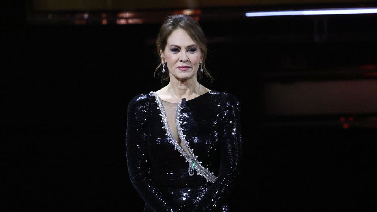 Elena Sofia Ricci risponde sui social a Claudio Amendola sui Cesaroni: “Chi ti ama ti rispetta”