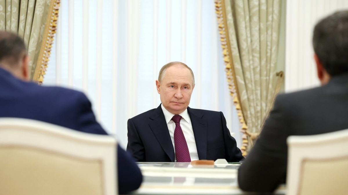 Putin e il no al cambio di regime in Iran «dettato da Paesi terzi». Ma le sue parole sembrano indicare che Mosca si sta rassegnando Putin e il no al cambio di regime in Iran «dettato da Paesi terzi». Ma le sue parole sembrano indicare che Mosca si sta rassegnando