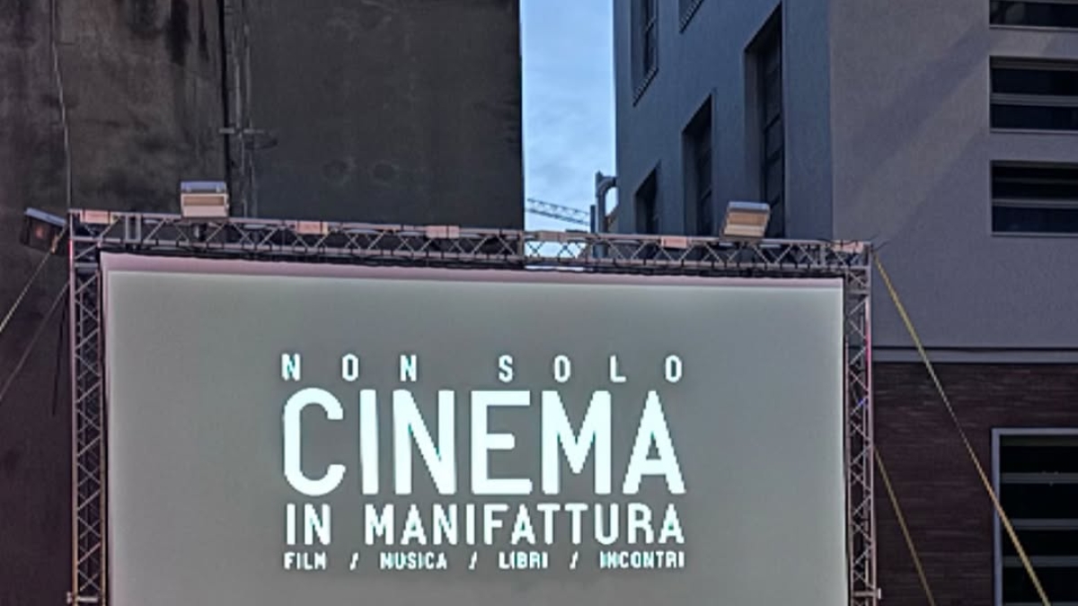 Firenze e il cinema sotto le stelle: da Sant'Orsola a piazza Pitti a Manifattura Tabacchi, tutte le arene aperte in città e non solo