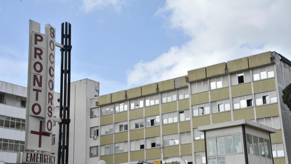 Acerra, uomo ferito a colpi d'arma da fuoco: un fermato. Vittima trasferita al Cardarelli
