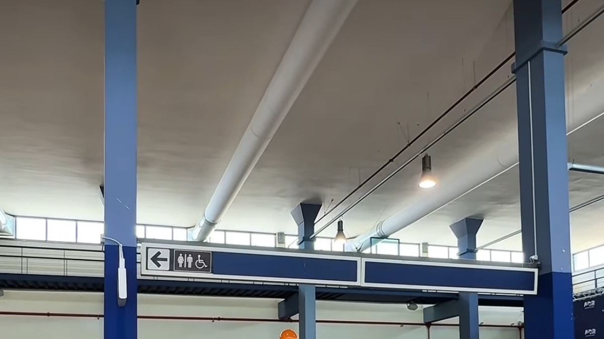 A Fiumicino arrivati 71 rifugiati con i corridoi umanitari: partiti da Tripoli, oltre la metà donne e minori