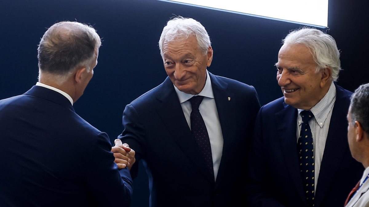 Coni, Luciano Buonfiglio è il nuovo presidente. E' il primo napoletano alla guida del Comitato olimpico italiano