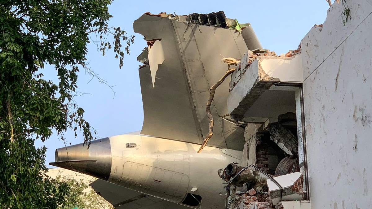 Boeing precipitato in India, il mistero delle scatole nere ferme per giorni. Frizioni tra occidentali e Nuova Delhi Boeing precipitato in India, il mistero delle scatole nere ferme per giorni. Frizioni tra occidentali e Nuova Delhi