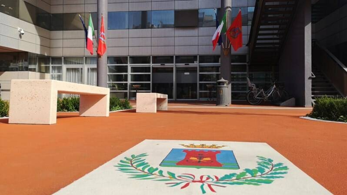 Inchiesta a Fiumicino, fatture gonfiate e appalti pilotati: 9 in manette fra assessori e imprenditori