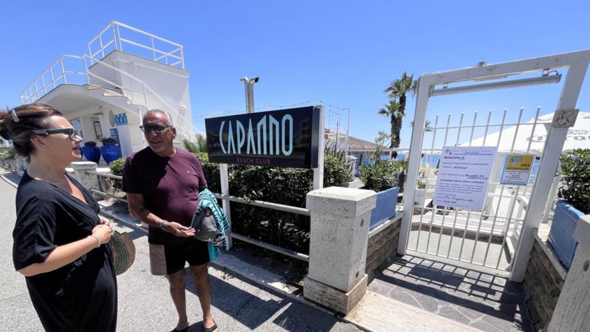 Stabilimenti sequestrati a Ostia, posti di lavoro a rischio. E 15mila cittadini rimasti senza le cabine