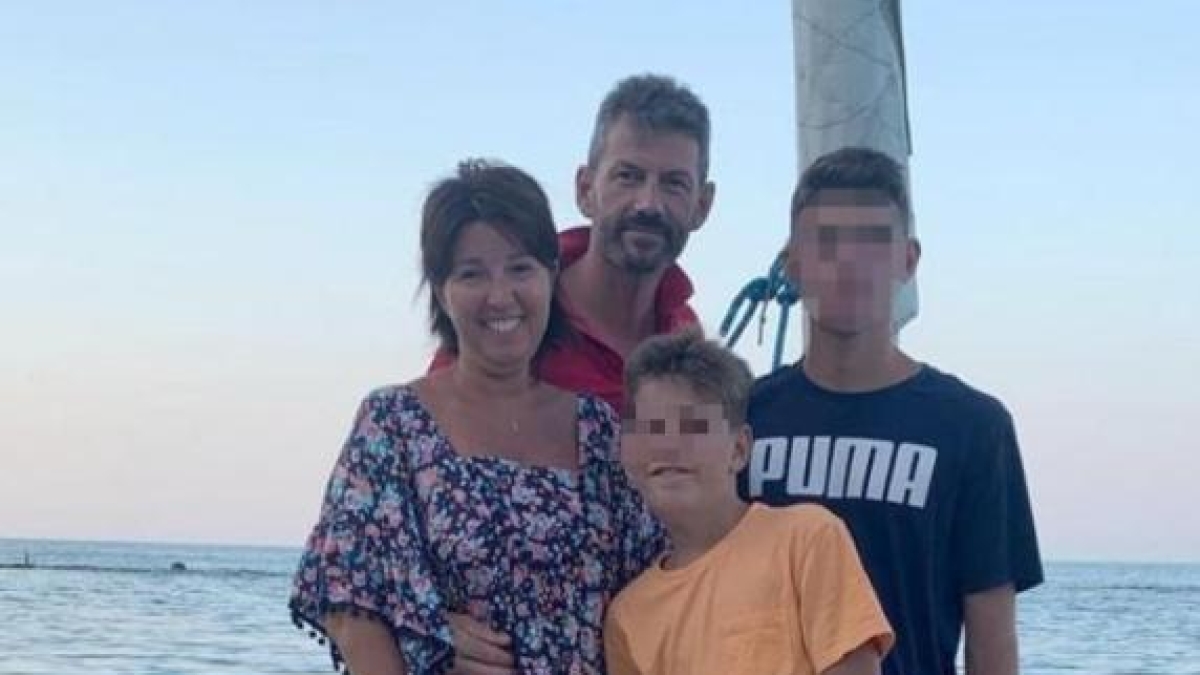 Strage di Paderno Dugnano, condannato a 20 anni di reclusione il ragazzo che uccise a coltellate padre, madre e fratellino Strage di Paderno Dugnano, condannato a 20 anni di reclusione il ragazzo che uccise a coltellate padre, madre e fratellino