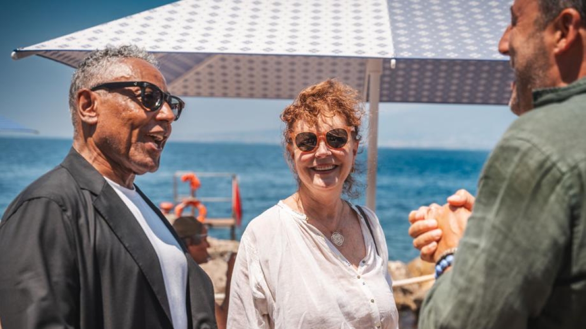 Da Susan Sarandon a Elton John e Bono Vox, parata di vip tra Napoli e Costiera