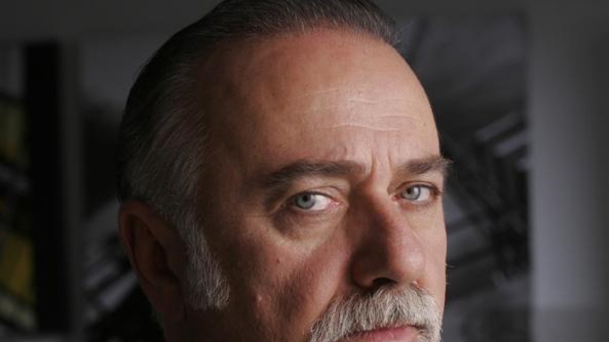 Giorgio Faletti: i personaggi più amati, tre volte a Sanremo, l'esordio come scrittore, 8 segreti