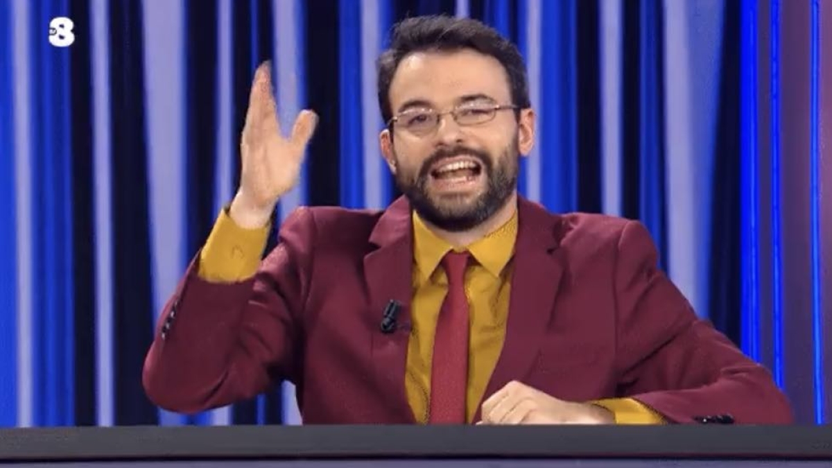 In&Out, le pagelle: Rapone pialla Cattelan (9), Tinti sottotono (5), l'eterna «riunione» degli Oasis (8)