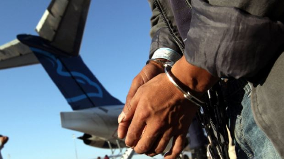 Espulsi dall'Italia come terroristi, ma cade l'accusa: quattro immigrati chiedono allo Stato risarcimento di due milioni