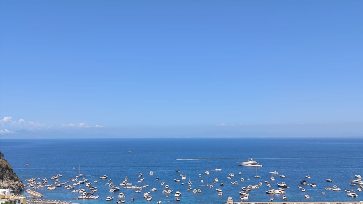 Ischia, arrivano i campi ormeggio contro l’ancoraggio selvaggio. L'Amp “Regno di Nettuno”: «Poi toccherà ai Comuni fare i dovuti controlli»