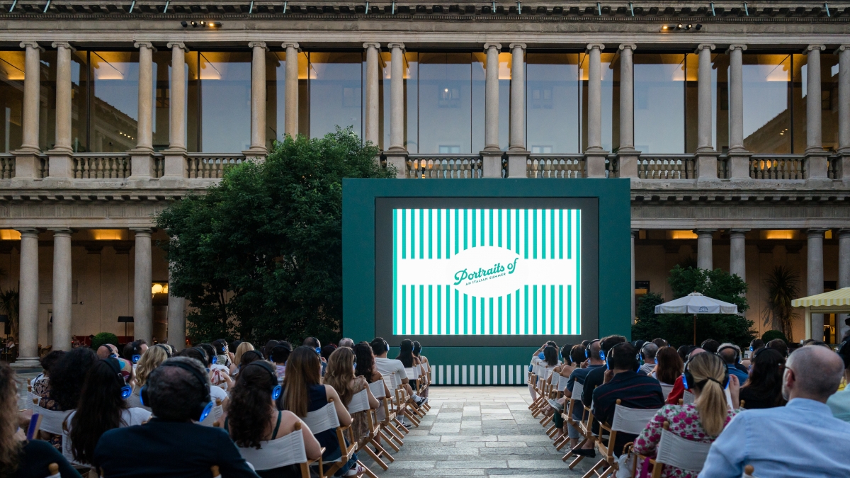 Cinema all'aperto in centro a Milano: nella piazza dell'hotel Portrait anche concerti, gelati, granite allo champagne