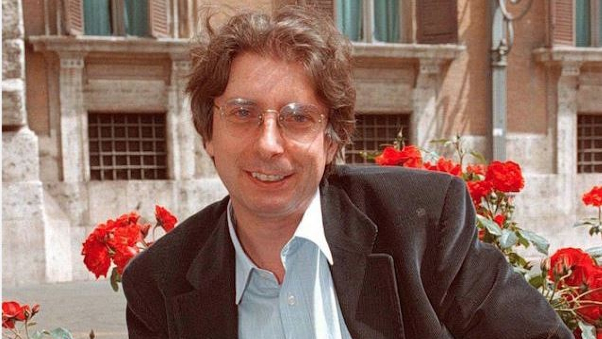 Alexander Langer, un uomo oltre i confini con una visione profetica: gli attentati, la convivenza, il valore del gruppo misto
