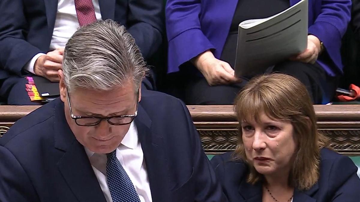 Londra, il pianto in aula della ministra Reeves affonda la sterlina: «Le lacrime più costose della storia»