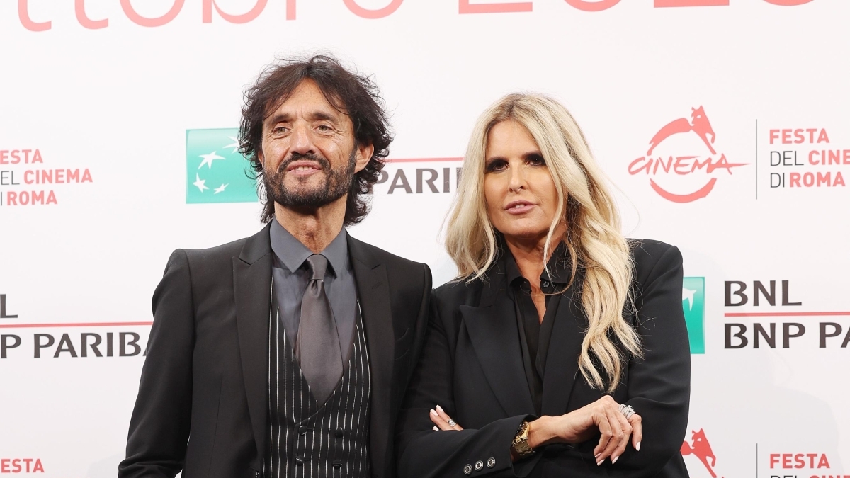 I Cinquestelle contro Giulio Base e i costi del Festival del cinema di Torino: «Stipendio aumentato, incarico alla moglie e budget sforato»
