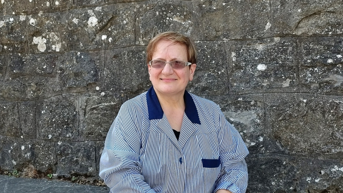 Il saluto di Anna, bidella nella scuola di Pavana per 35 anni: «Qui non voleva venirci nessuno, è stata la mia fortuna»