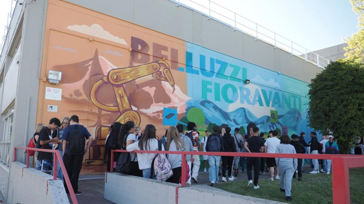 Dal Pakistan a Bologna, sveglia alle 5 per la maturità ma all'esame viene bocciato. Classe e prof: «Ingiusto»