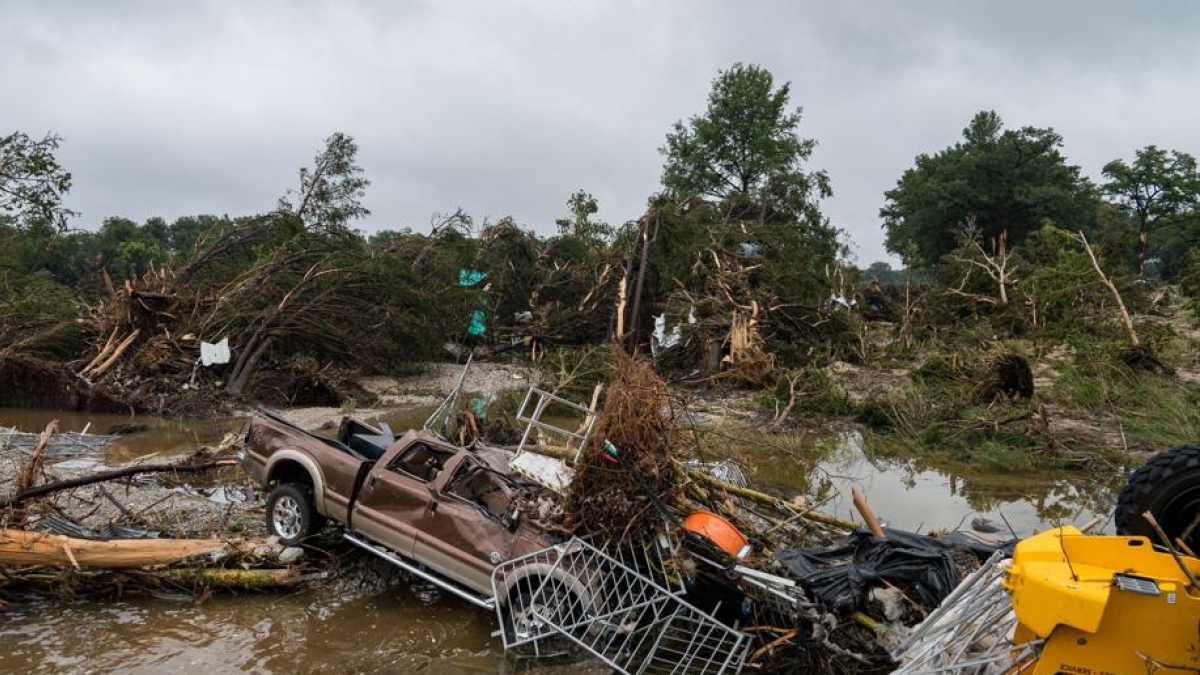 Morte o sparite nel fiume: in Texas la strage delle bambine. Almeno 52 morti e 20 dispersi: "L Morte o sparite nel fiume: in Texas la strage delle bambine. Almeno 52 morti e 20 dispersi: "L