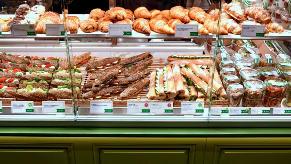 I rincari delle aree di sosta: per un panino fino a 8,50 euro, più di 3 per il gelato (e aumentano caffè e cornetto)