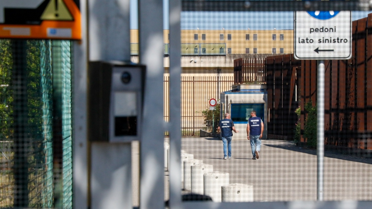 Prato, rivolta nel carcere della Dogaia. I sindacati: «Sistema al collasso»