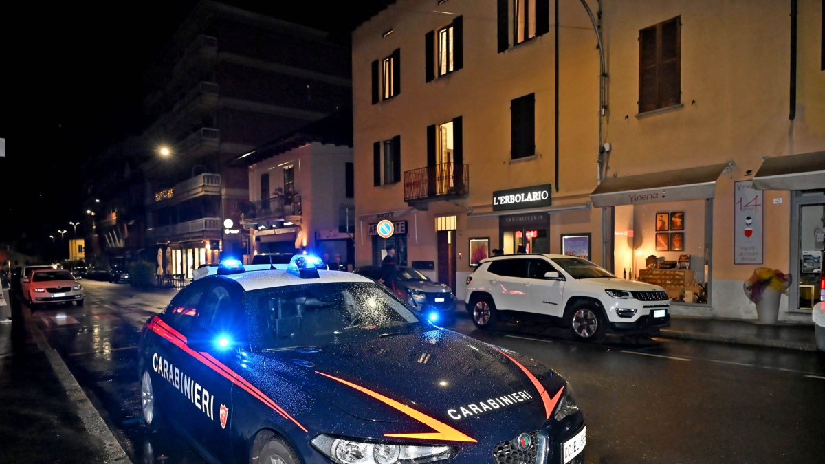 Luino, figlio adottivo uccide il padre di 57 anni