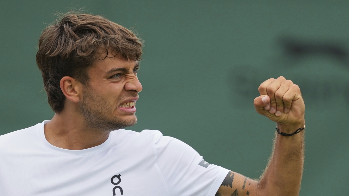 Wimbledon, ottavi di finale: Cobolli contro Cilic: il croato tiene la battuta Diretta 0 1Attesa per Sinner e Sonego Wimbledon, ottavi di finale: Cobolli contro Cilic: il croato tiene la battuta Diretta 0 1Attesa per Sinner e Sonego