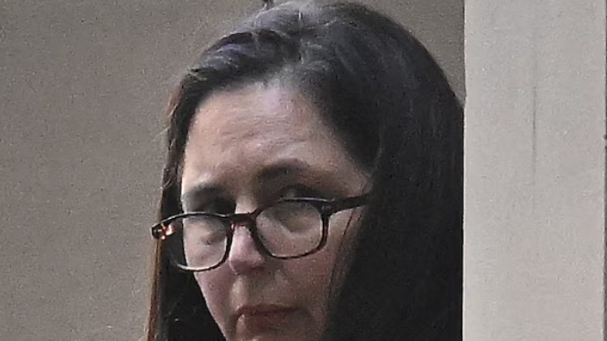 Uccide i parenti cucinando il filetto alla Wellington con funghi velenosi: condannata in Australia Erin Patterson