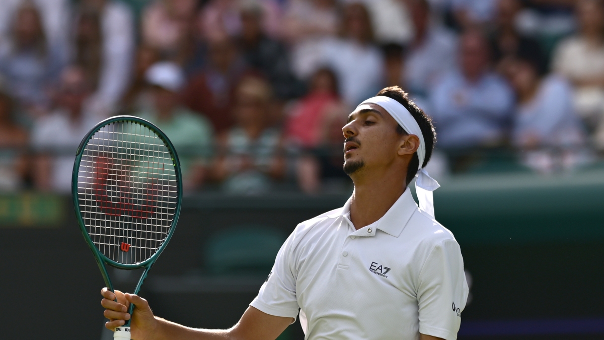 Wimbledon, Dimitrov choc: si ritira in lacrime avanti di 2 set, Jannik ai quarti: «Non mi sento il vincitore» | Cronaca 3 6, 5 7, 2 2 Wimbledon, Dimitrov choc: si ritira in lacrime avanti di 2 set, Jannik ai quarti: «Non mi sento il vincitore» | Cronaca 3 6, 5 7, 2 2